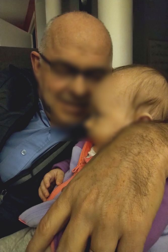 Rencontre de bébé et son papi