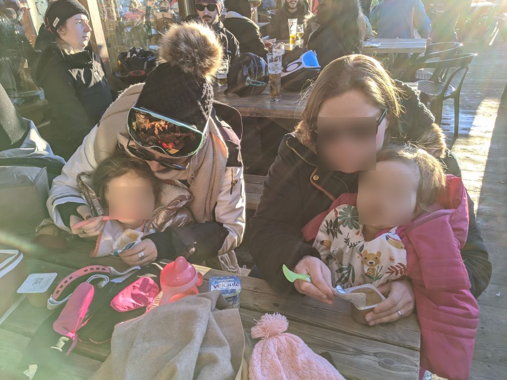 Pause gouter en haut des pistes