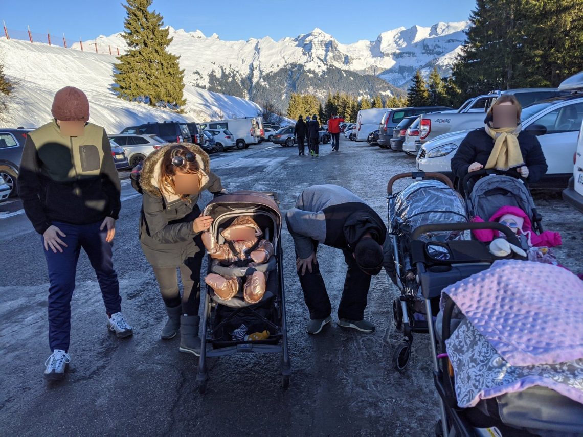Expédition en poussettes vers les sommets
