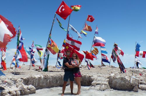 Papa et Maman en voyage dans le désert d'Uyuni en Bolivie