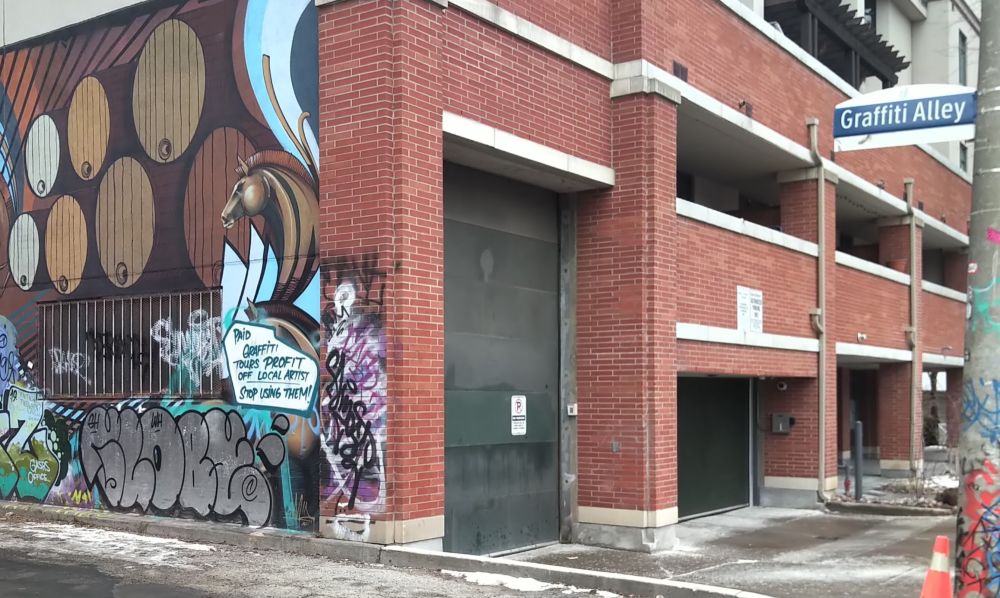 Entrer dans la Graffiti Alley