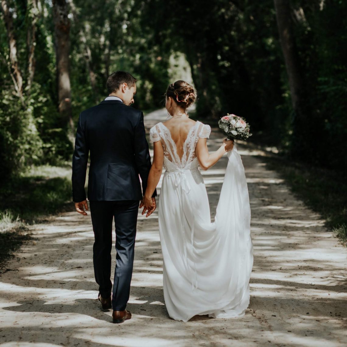 Départ pour le voyage après le mariage