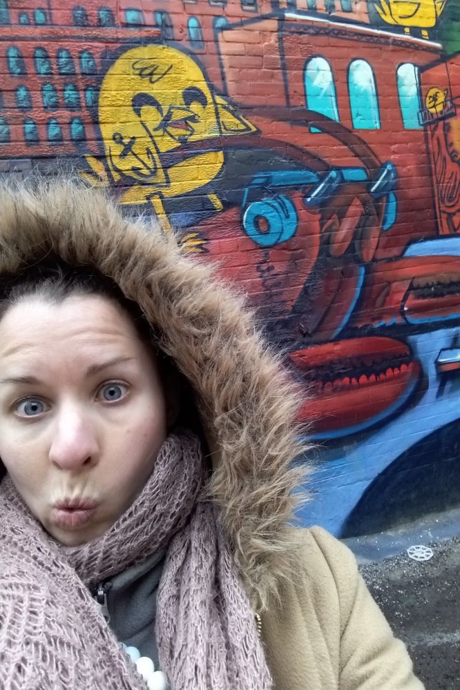 Maman prend des selfies quand bébé dort