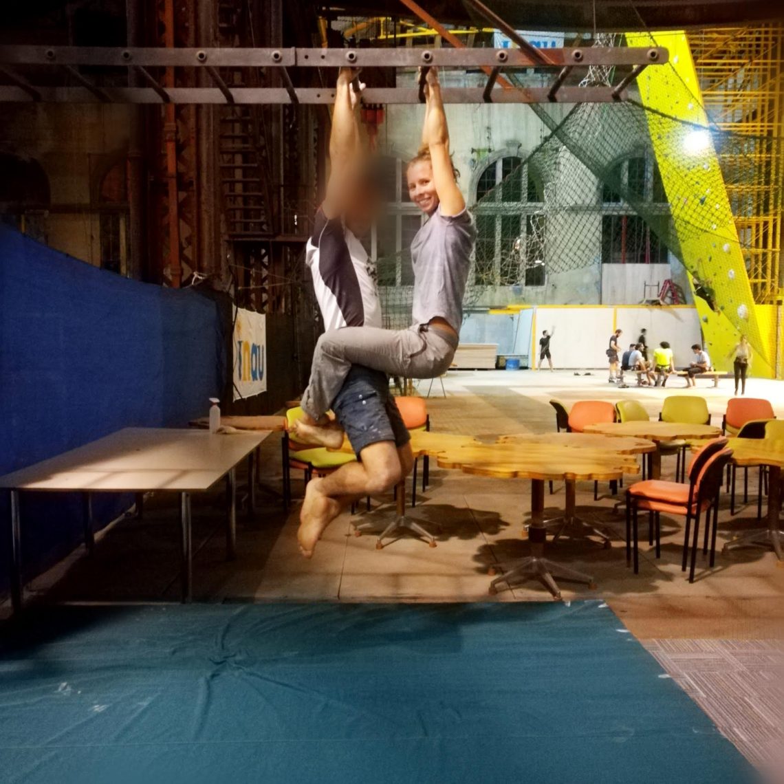 Accrochés l'un à l'autre dans tous nos projets