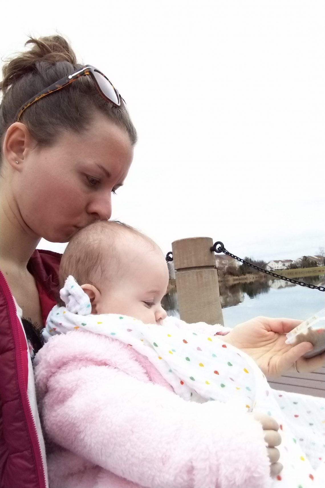 Donner de la compote en voyage