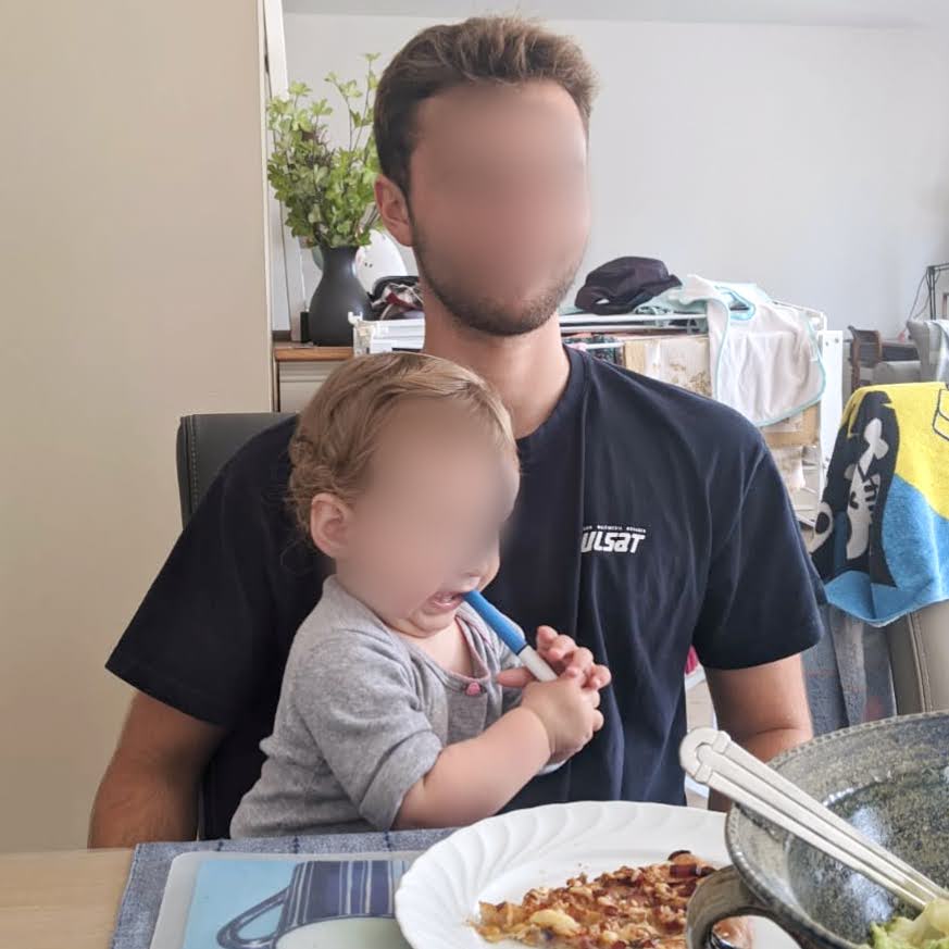 Sur les genoux de Tonton Antoine