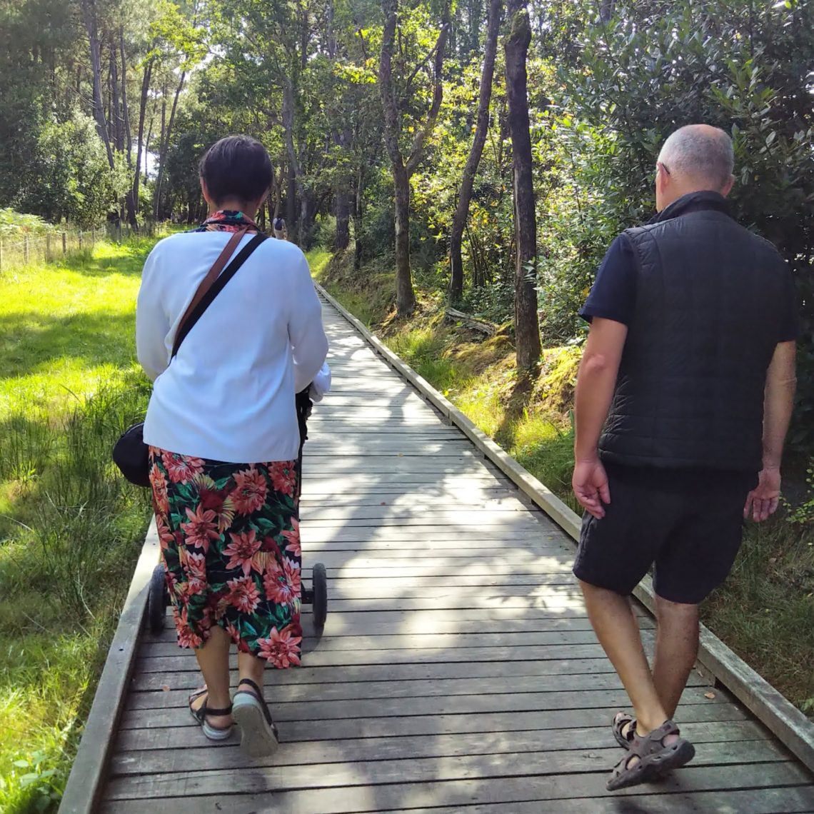 Dans les menhirs avec Papi et Mamie