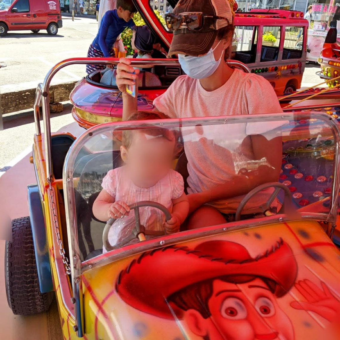 Elle a adoré le manège!