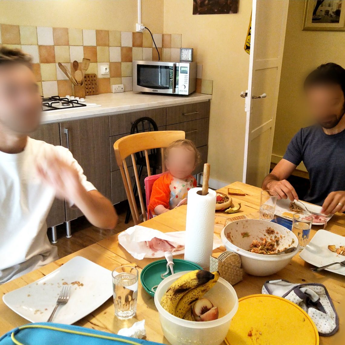 Repas dans la cuisine