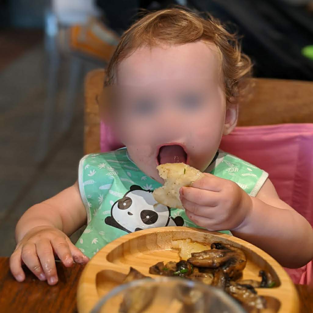 Louise au restaurant