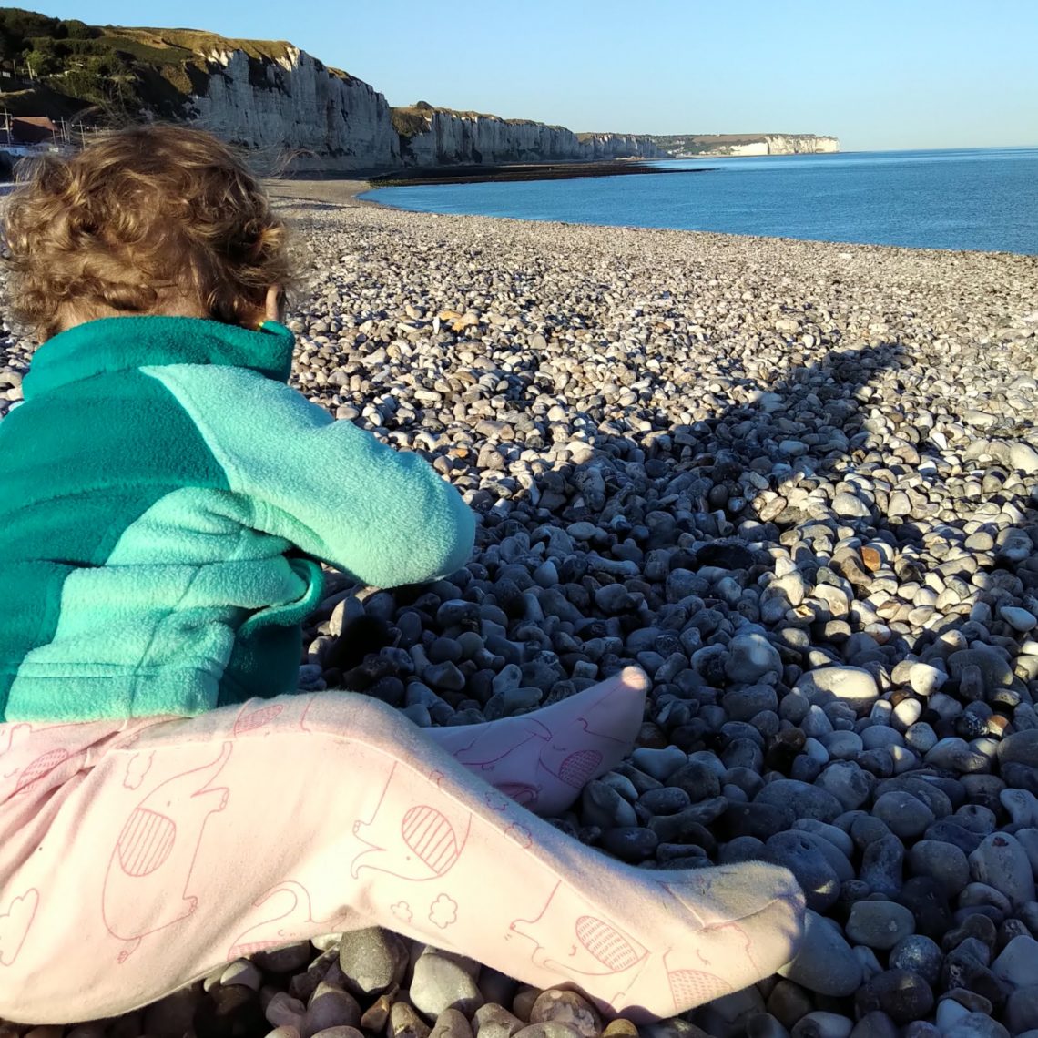 Jouer dans les galets