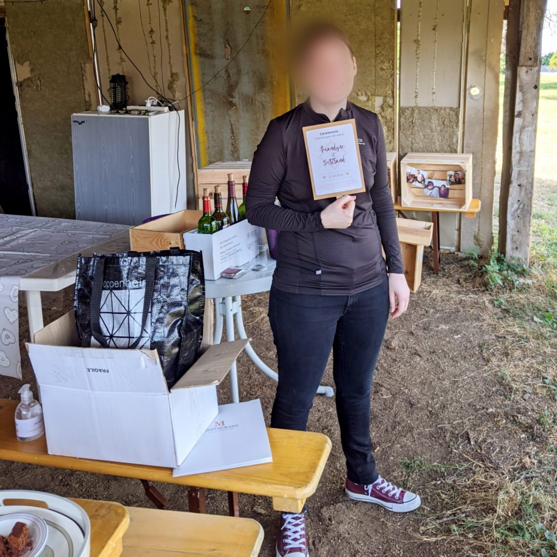 Future mariée et sa décoration personnalisée