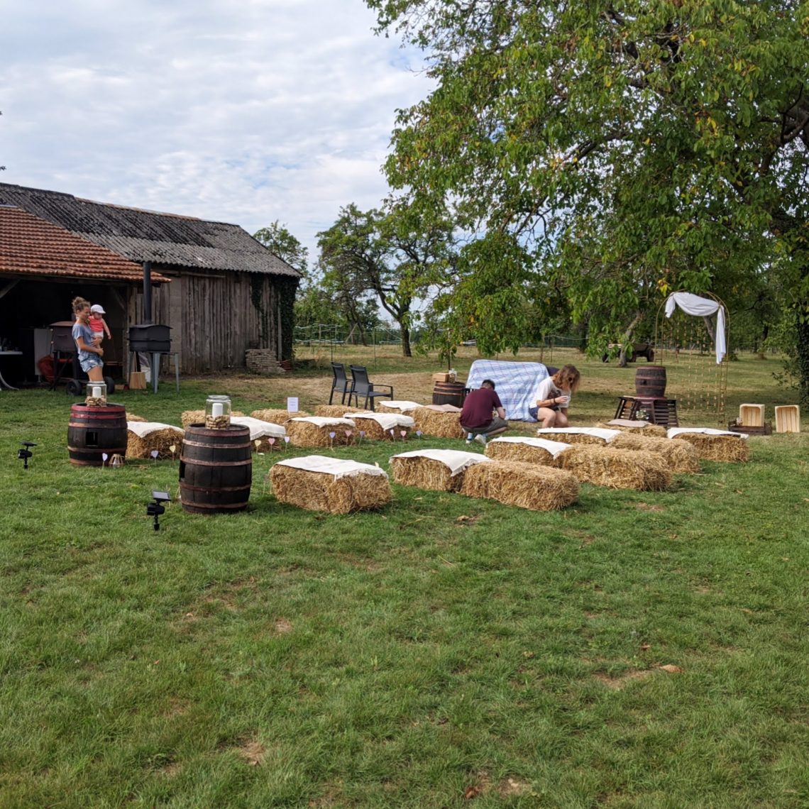 On installe la cérémonie d'échange de voeux