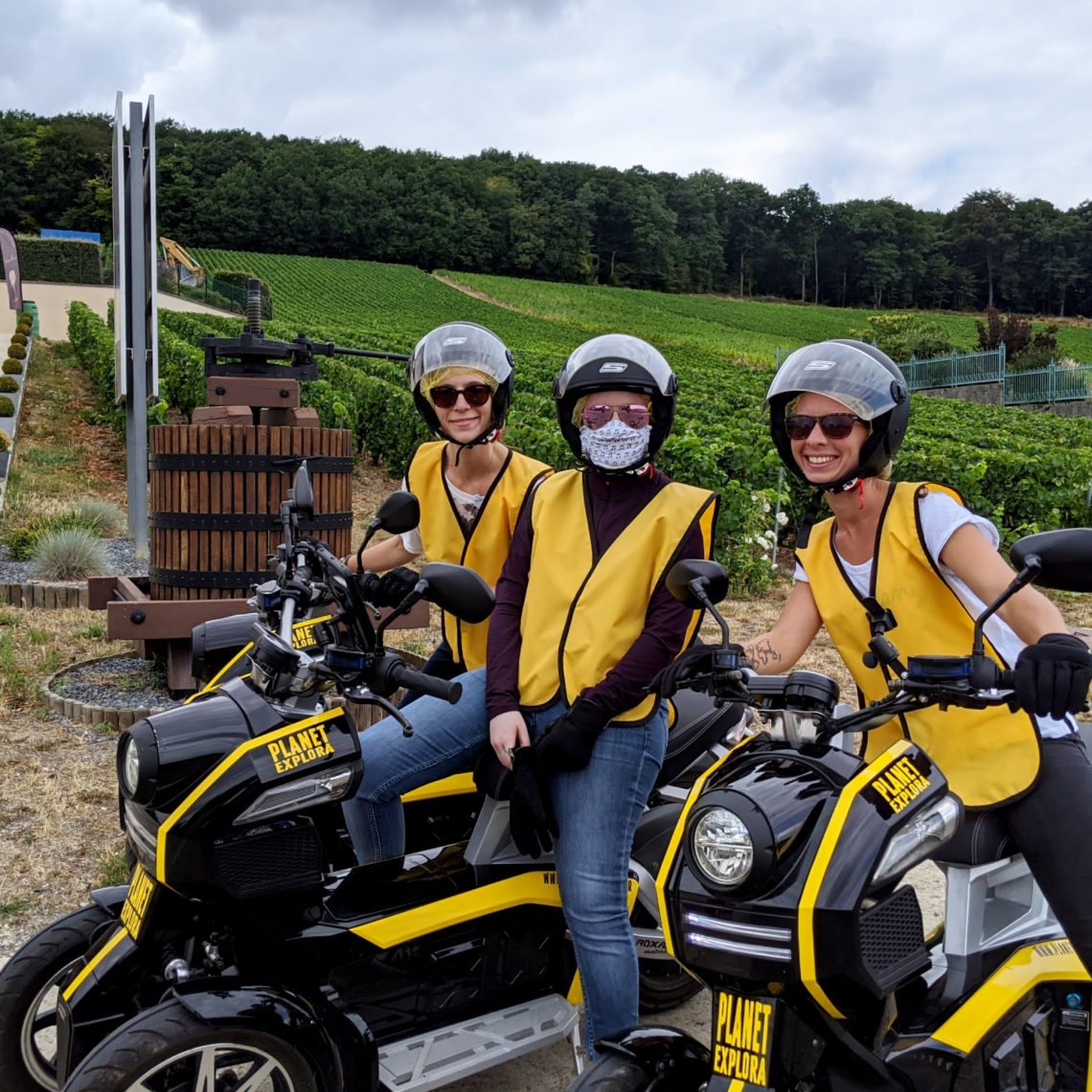 Scooter electrique dans les vignes