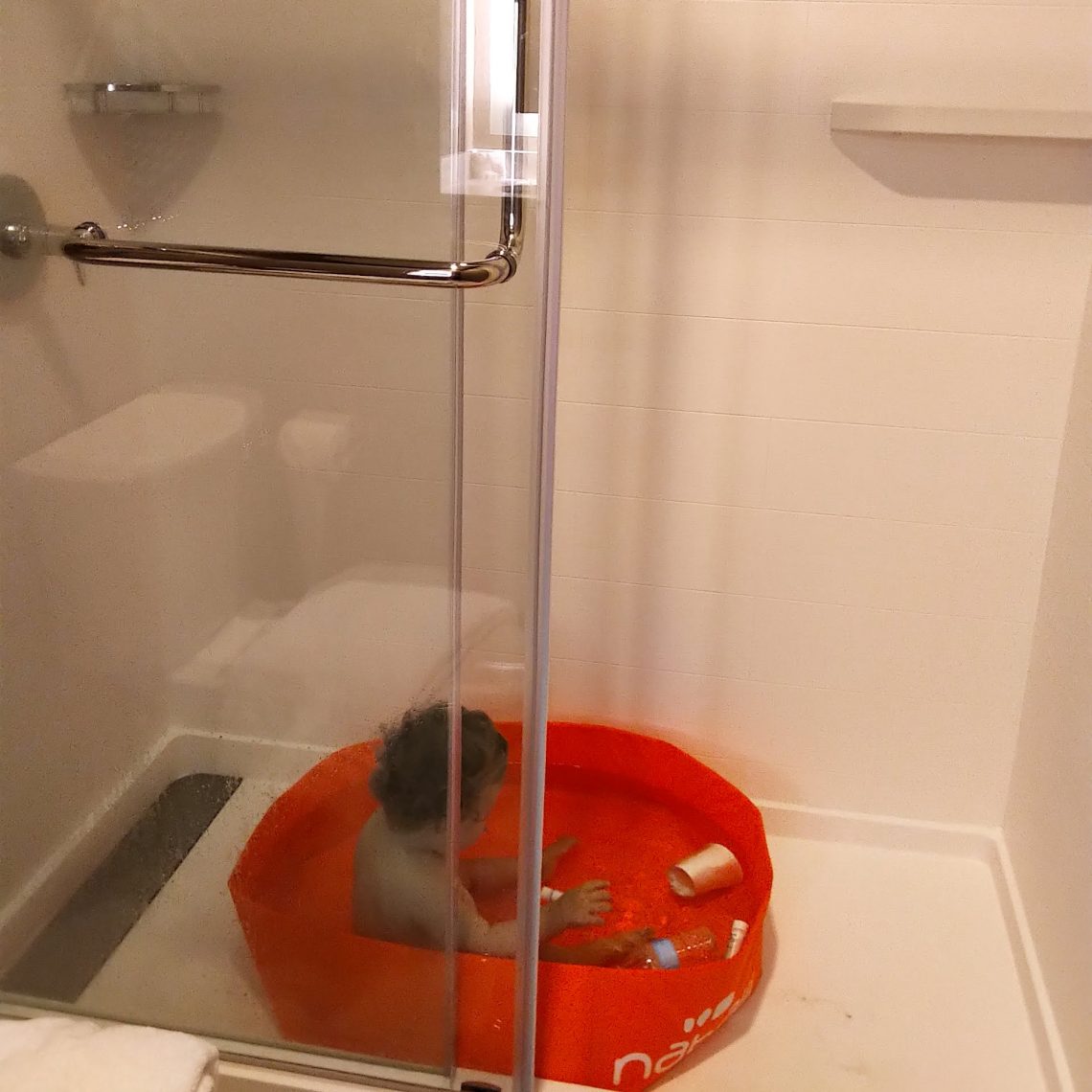 Douche à l'hôtel avant le déménagement