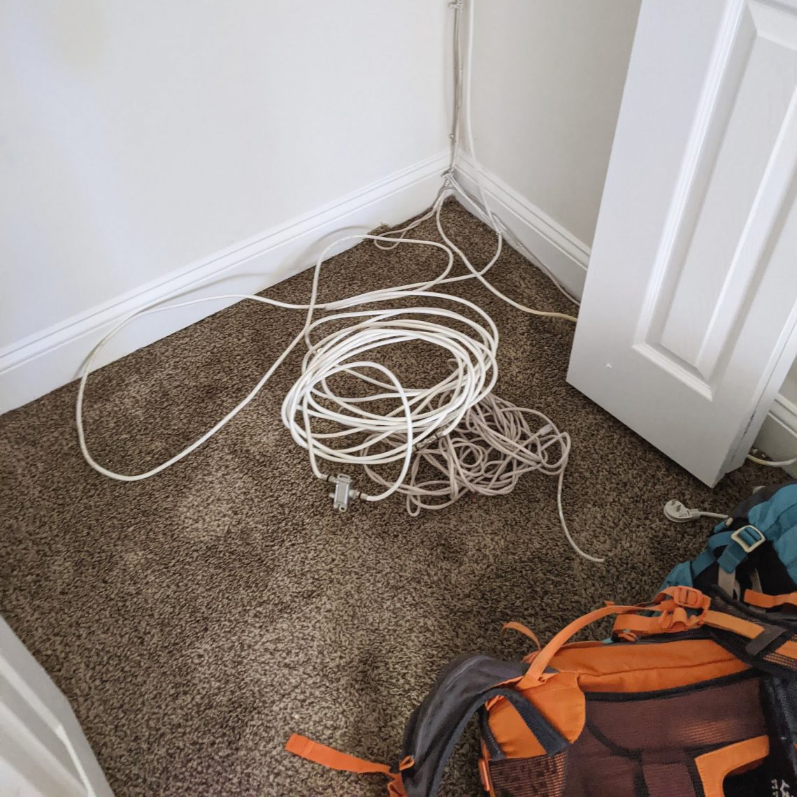 Les fils qui trainent