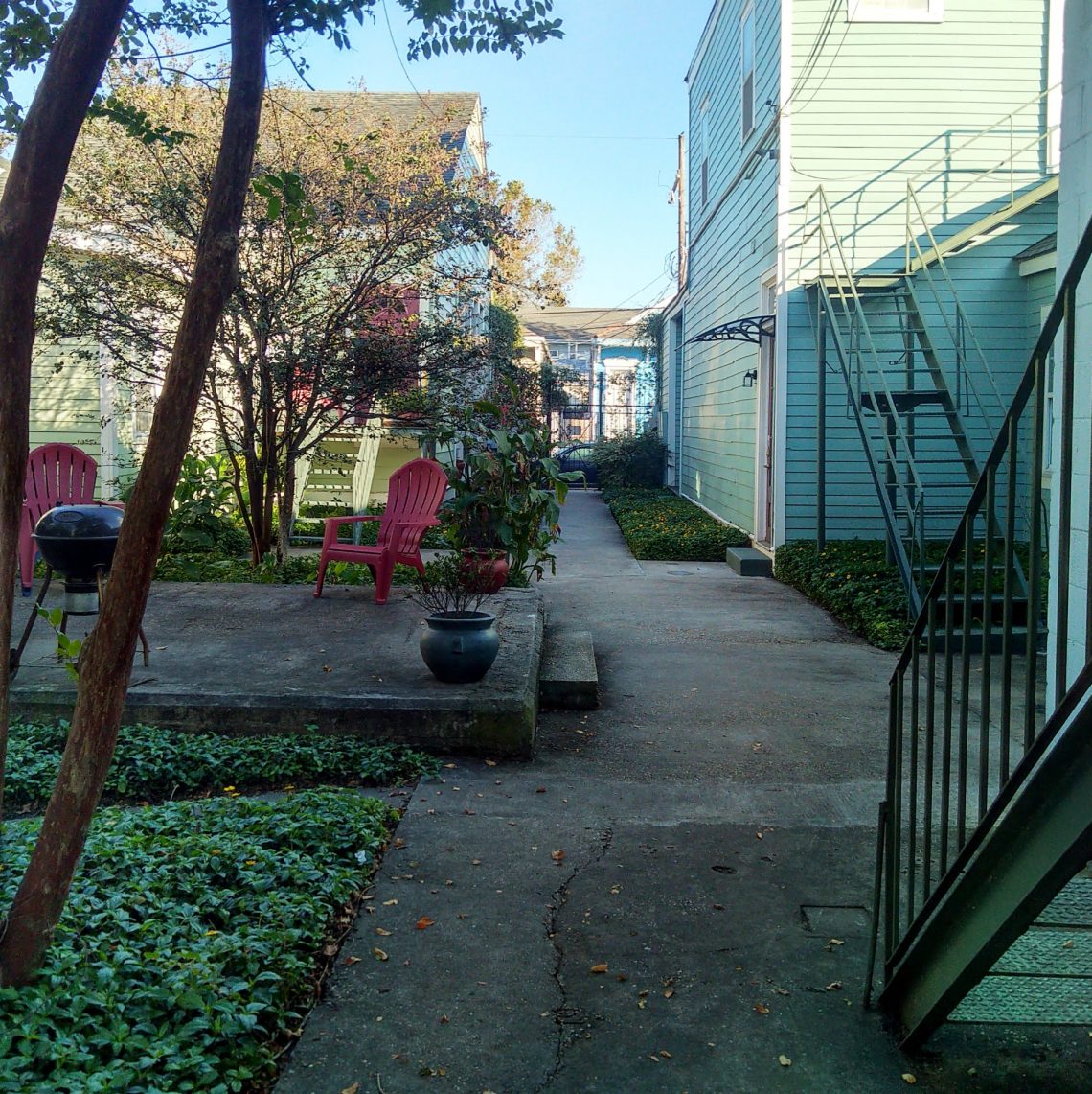 Une petite cour intérieur à la nouvelle orléans