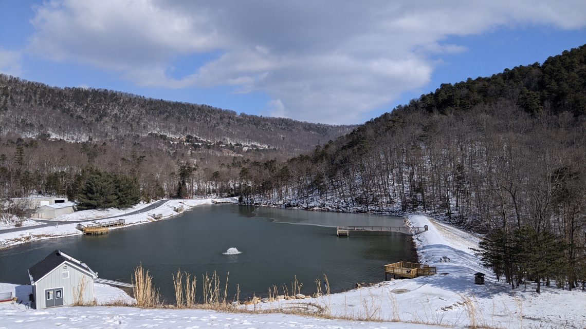 Lac de montagne à massanutten