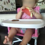 Tout ce que bébé attrape, bébé le teste