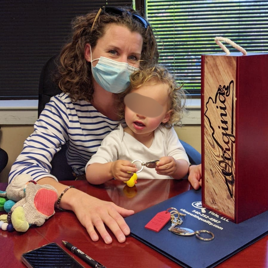 Signature du contrat d'achat de la maison