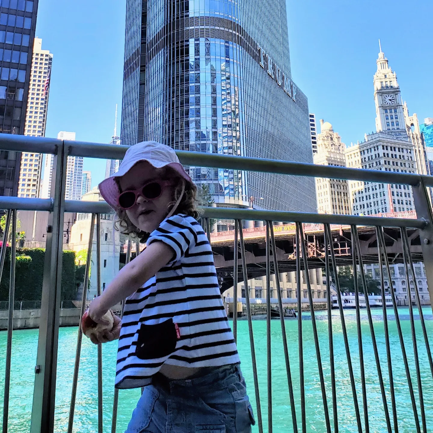 Louise, petite voyageuse à Chicago