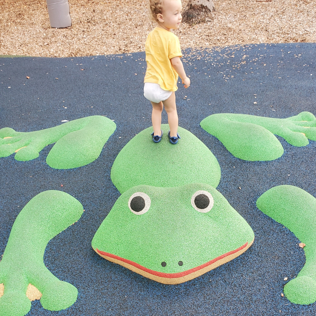 Sasha s'amuse dans les jeux à Miami