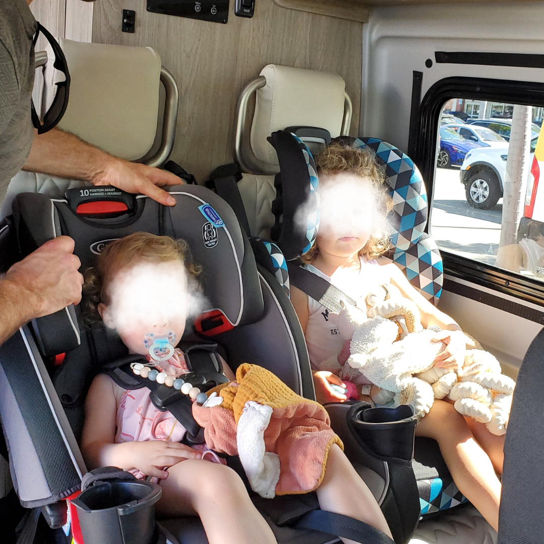 Les enfants dans le van